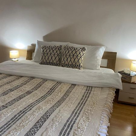 Sellada Apartament - Free Private Parking,Ac,Wi-Fi Карей Екстериор снимка