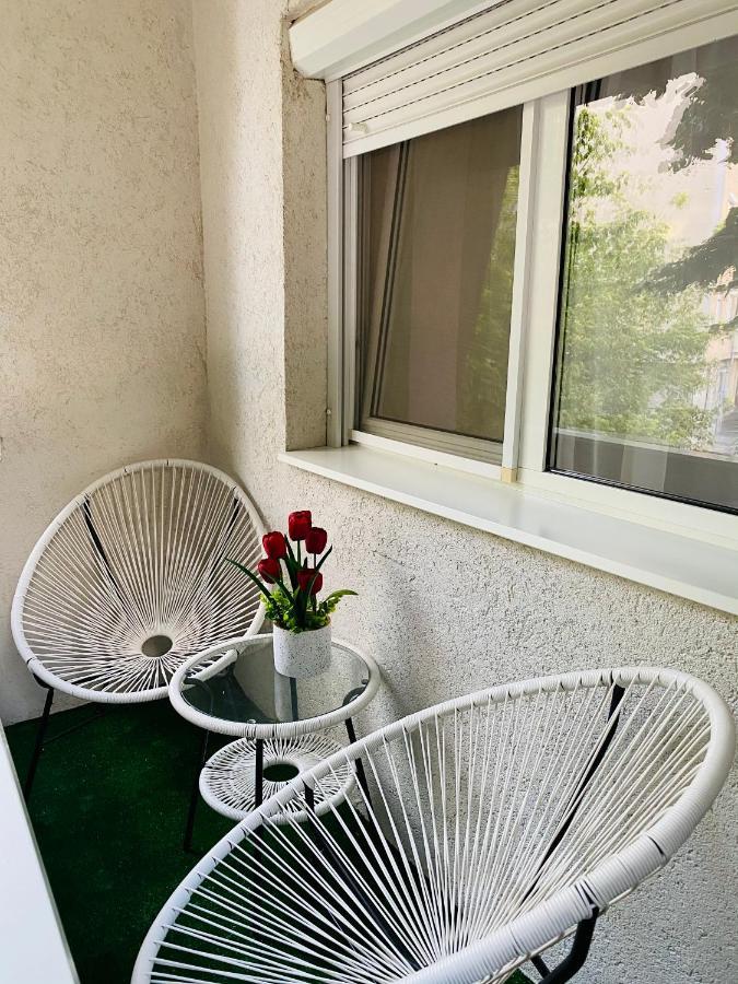 Sellada Apartament - Free Private Parking,Ac,Wi-Fi Карей Екстериор снимка